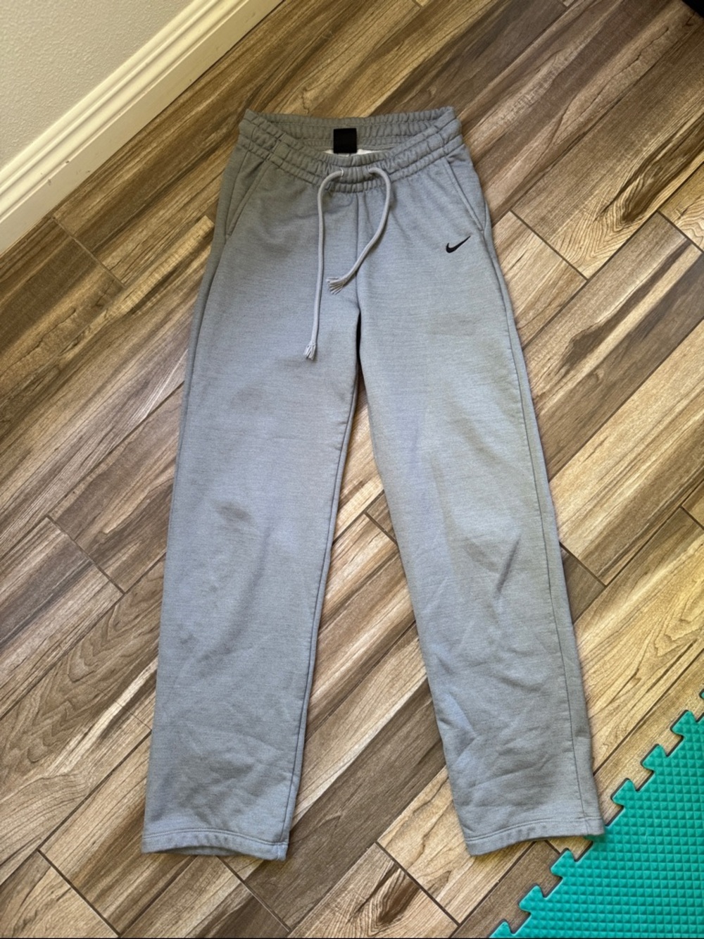 NIKE WOMENS STRAIGHT LEG SWEATPANTS SIZE XS